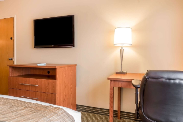 Quality Inn & Suites Hawkesbury